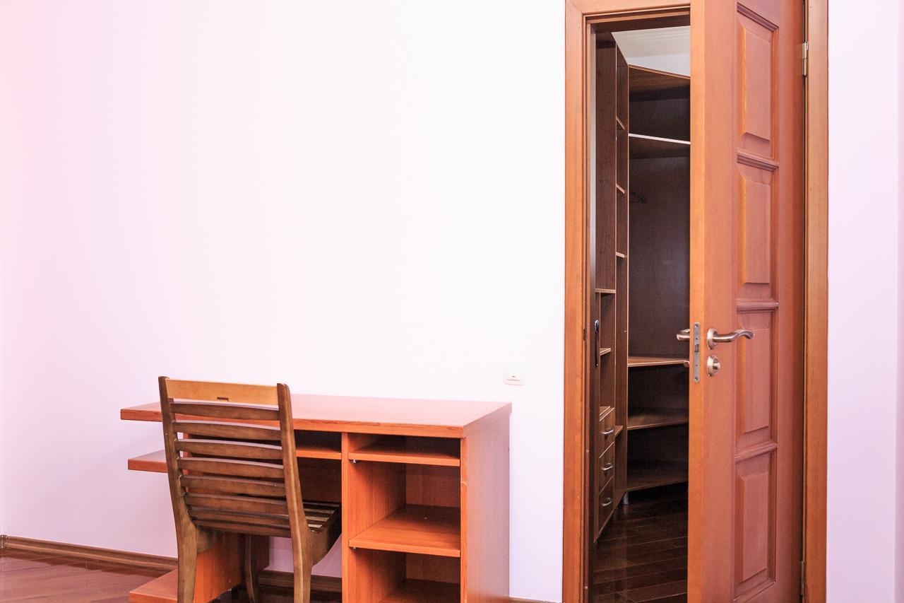 "European" Backpackers Hostel In Almatı Dış mekan fotoğraf