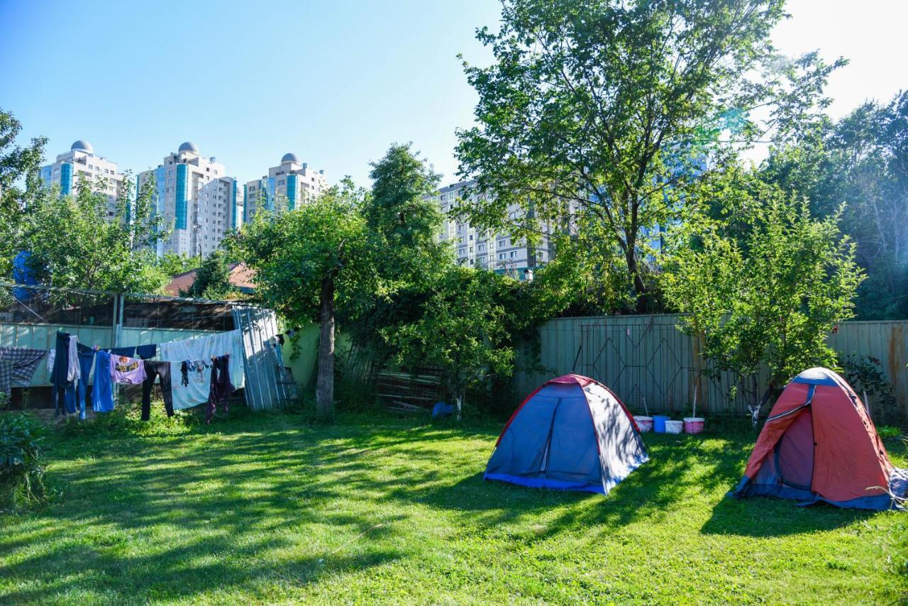 "European" Backpackers Hostel In Almatı Dış mekan fotoğraf