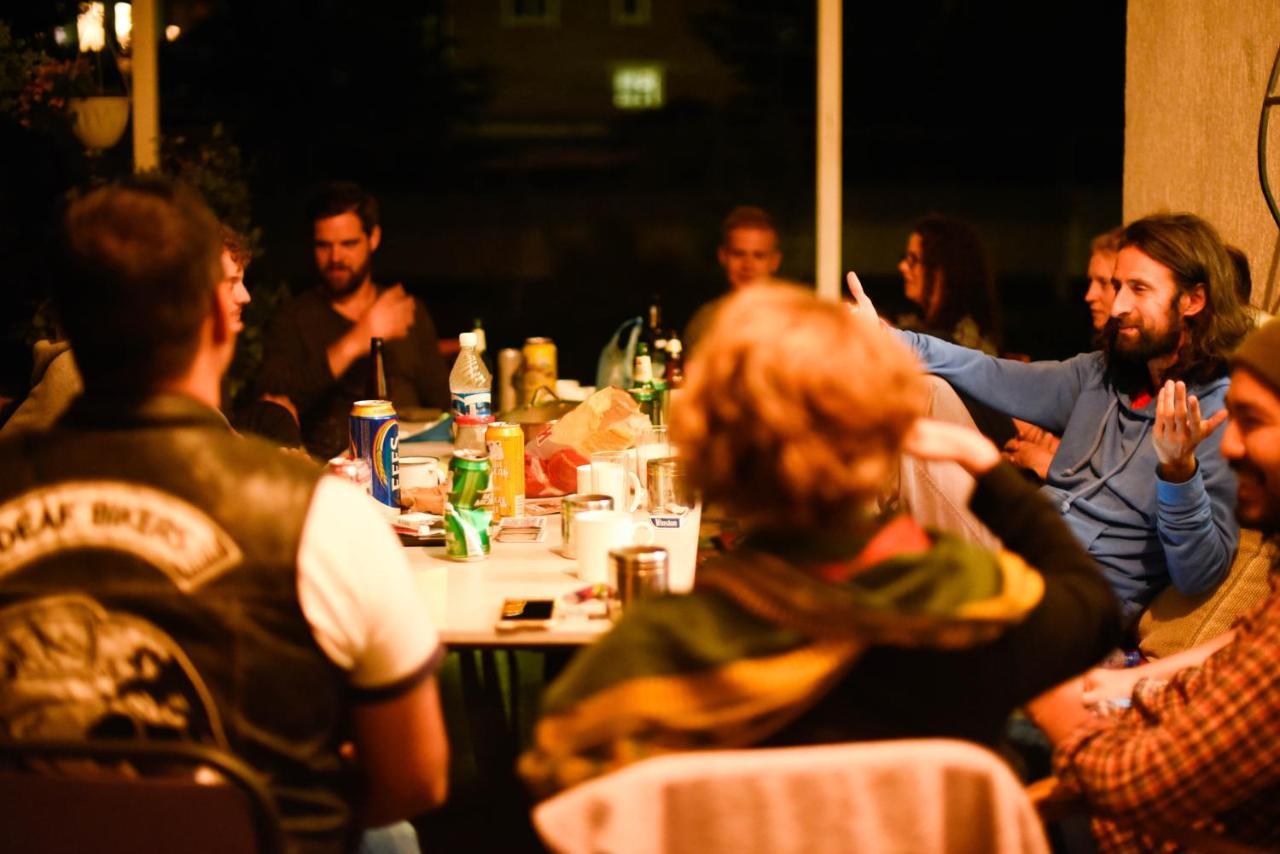 "European" Backpackers Hostel In Almatı Dış mekan fotoğraf