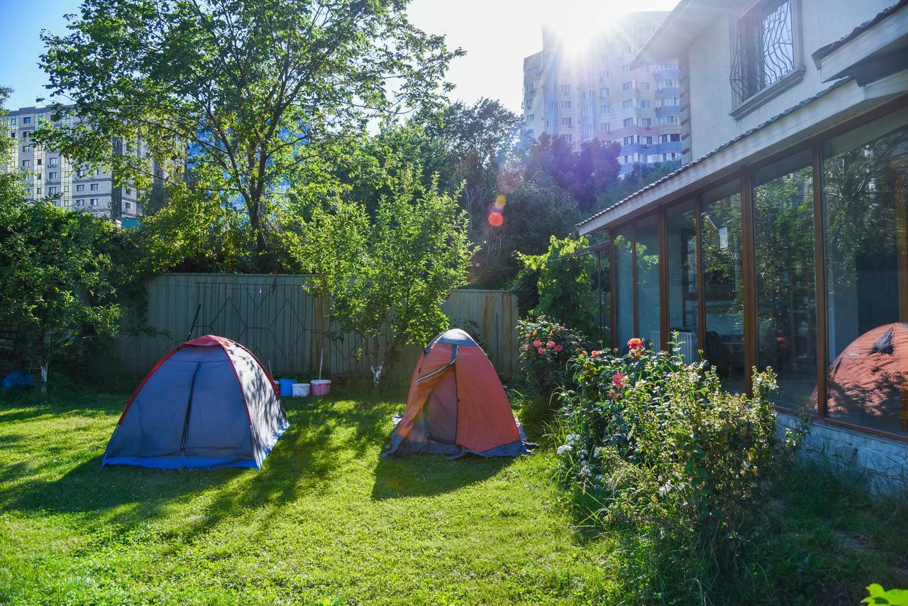 "European" Backpackers Hostel In Almatı Dış mekan fotoğraf