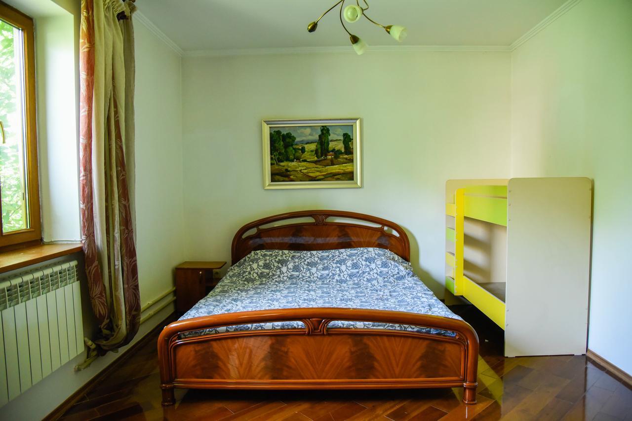 "European" Backpackers Hostel In Almatı Dış mekan fotoğraf